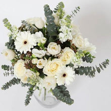 Load image into Gallery viewer, Bouquet of classic white fresh flowers from Lower Hutt Florist
