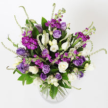 Load image into Gallery viewer, Bunch of mauve toned fresh flowers from Lower Hutt Florist
