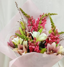 Load image into Gallery viewer, Florist&#39;s Choice

