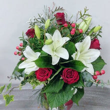 Load image into Gallery viewer, Red Roses
